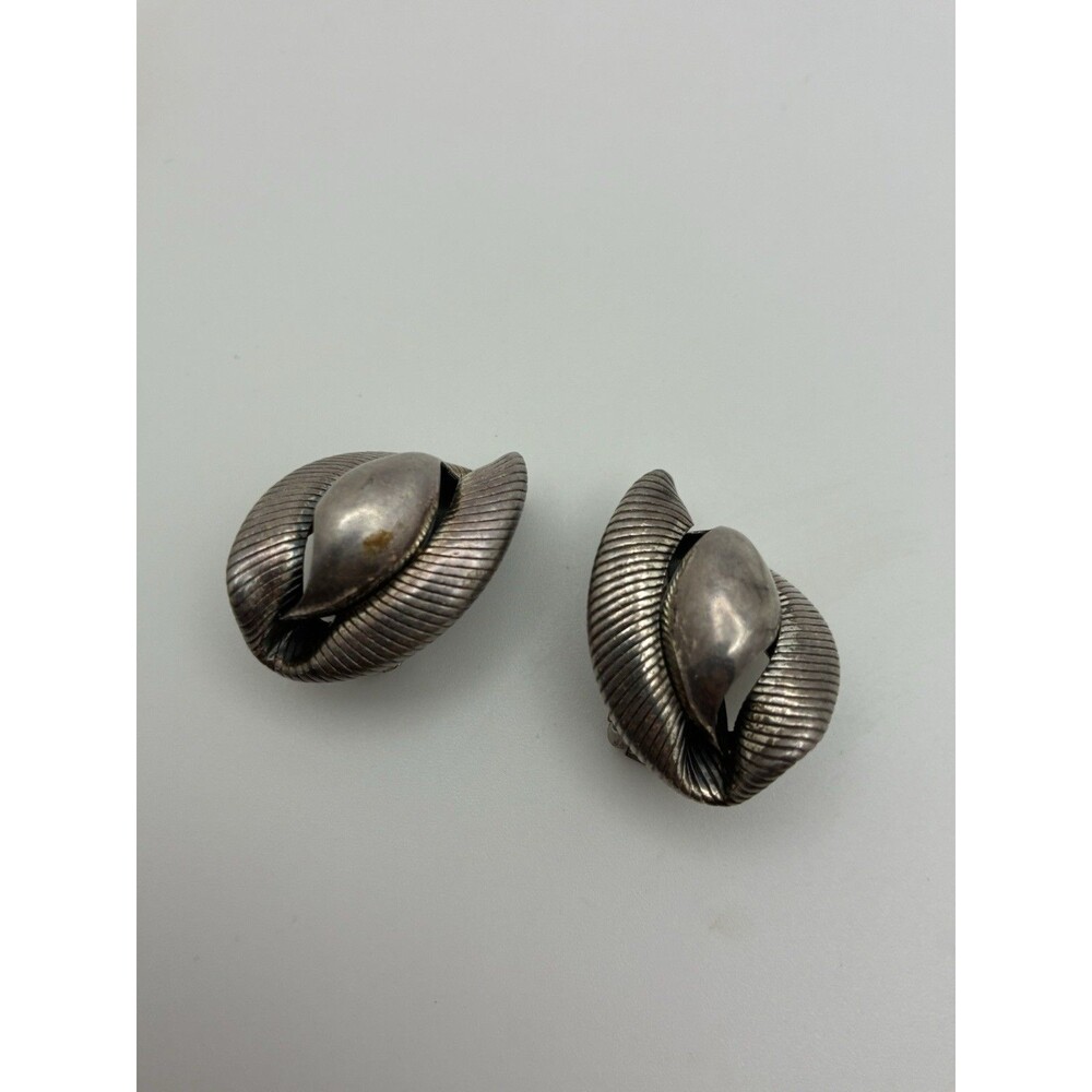 Napier Pat Pending Silver Tone Unique Twisted Design Clip On Earrings 1”